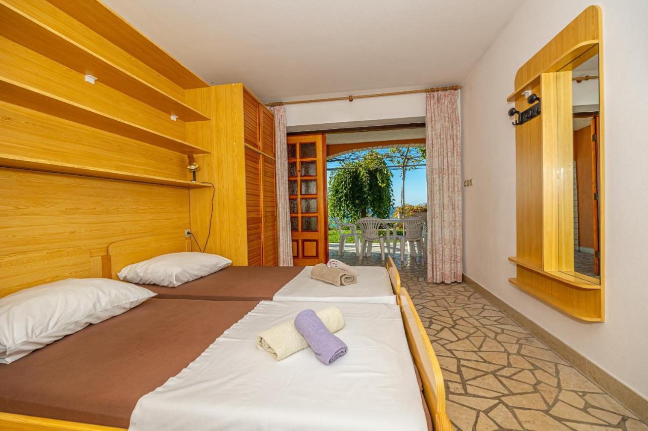 Apartments Francoise Crikvenica Ngoại thất bức ảnh